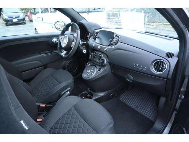 アバルト ６９５ １．４ 左ハンドルＭＴＡ R6年 (関東) 99