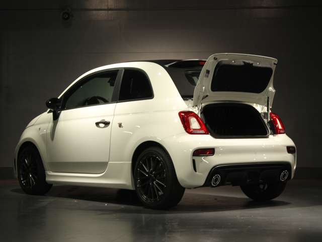 アバルト ５９５Ｃ １．４ 左ハンドルＭＴ R6年 (関東) 99