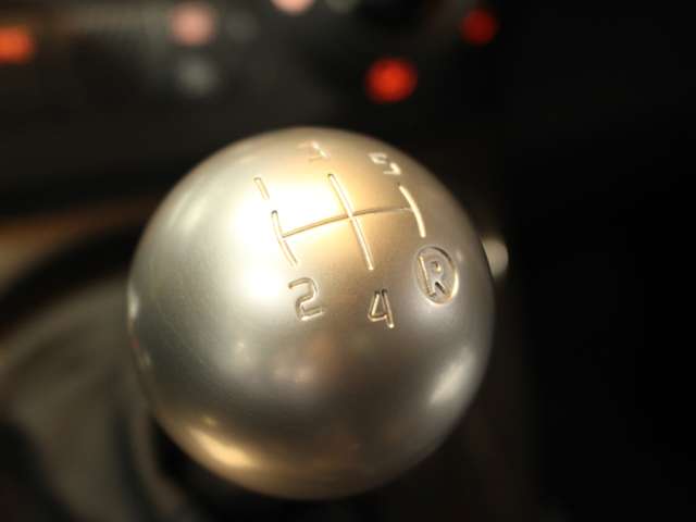 アバルト ５９５Ｃ １．４ 左ハンドルＭＴ R6年 (関東) 99