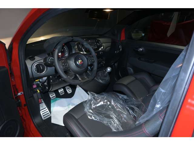 アバルト ６９５Ｃ コンペティツィオーネ 左ハンドル ＭＴ R6年 (関東) 99