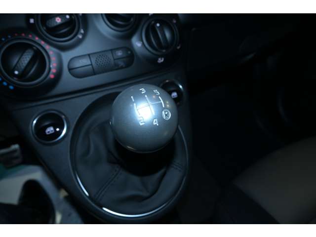 アバルト ６９５Ｃ コンペティツィオーネ 左ハンドル ＭＴ R6年 (関東) 99