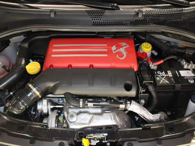 アバルト ５９５Ｃ ツーリズモ 左ＭＴ ブラックレザー R5年 (関東) 99