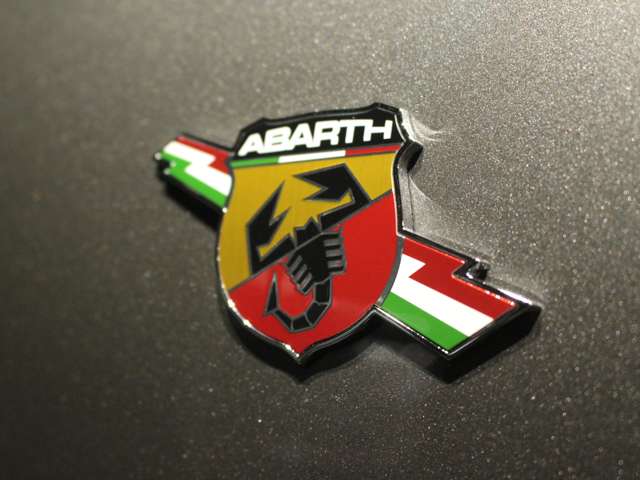 アバルト ５９５Ｃ ツーリズモ 左ＭＴ ブラックレザー R5年 (関東) 99