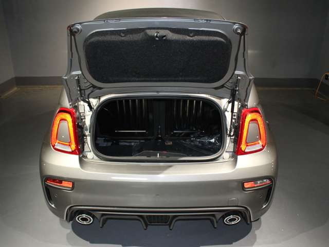 アバルト ５９５Ｃ ツーリズモ 左ＭＴ ブラックレザー R5年 (関東) 99