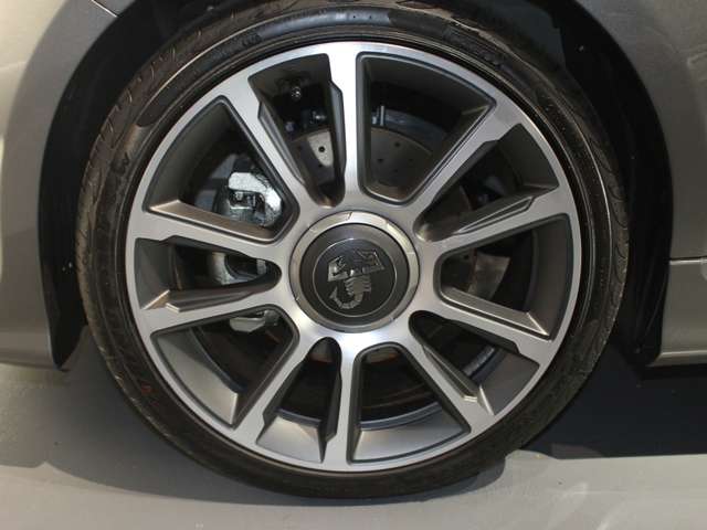 アバルト ５９５Ｃ ツーリズモ 左ＭＴ ブラックレザー R5年 (関東) 99