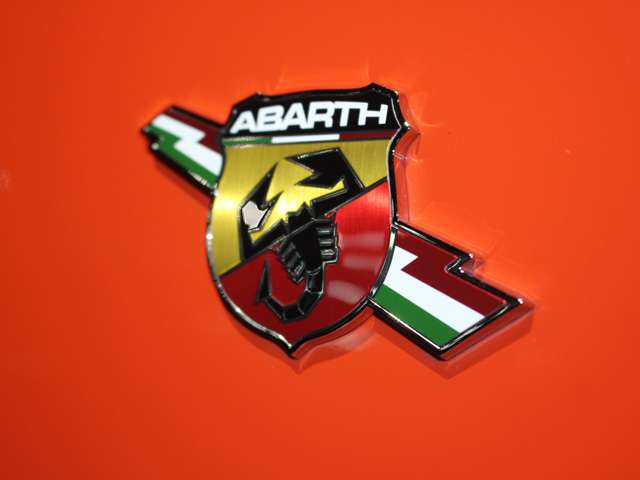 アバルト ５９５ １．４ オレンジレーシング R5年 (関東) 99