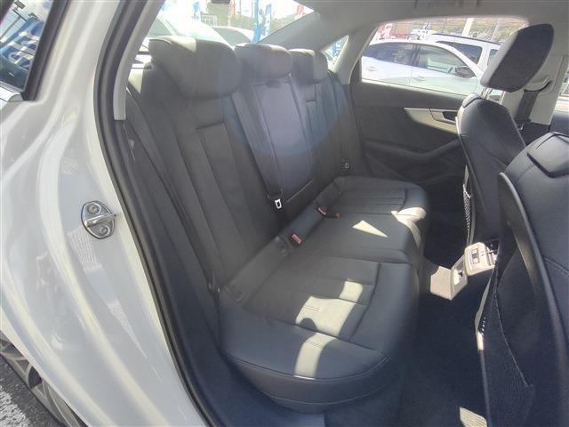 アウディ Ａ４ ２．０ ＴＦＳＩ クワトロ タキシード スタイル ４ＷＤ H30年 (東北) 99