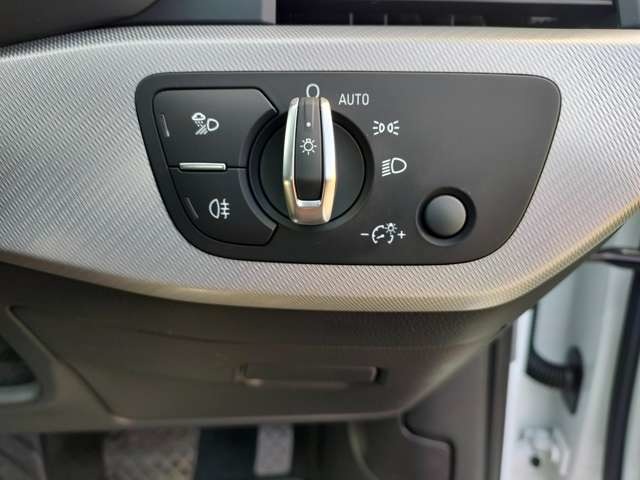 アウディ Ａ４ ２．０ ＴＦＳＩ クワトロ タキシード スタイル ４ＷＤ H30年 (東北) 99