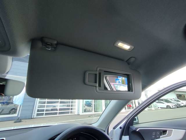 アウディ Ａ４ ２．０ ＴＦＳＩ クワトロ タキシード スタイル ４ＷＤ H30年 (東北) 99