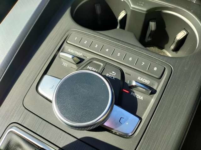 アウディ Ａ４ ２．０ ＴＦＳＩ クワトロ タキシード スタイル ４ＷＤ H30年 (東北) 99