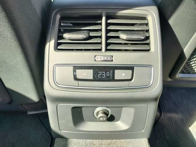 アウディ Ａ４ ２．０ ＴＦＳＩ クワトロ タキシード スタイル ４ＷＤ H30年 (東北) 99