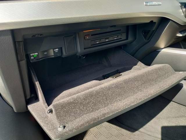 アウディ Ａ４ ２．０ ＴＦＳＩ クワトロ タキシード スタイル ４ＷＤ H30年 (東北) 99