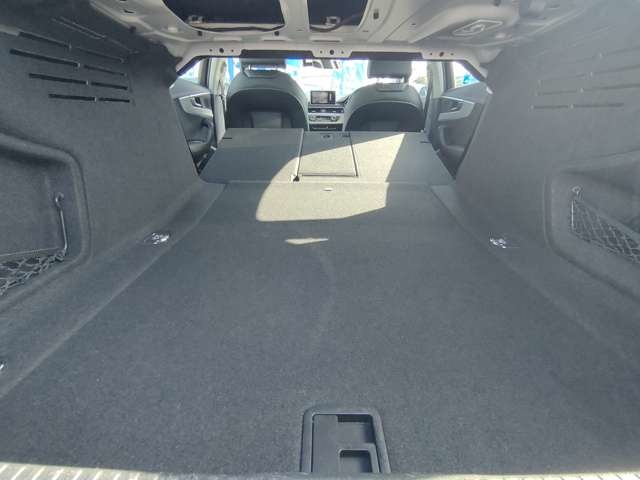 アウディ Ａ４ ２．０ ＴＦＳＩ クワトロ タキシード スタイル ４ＷＤ H30年 (東北) 99