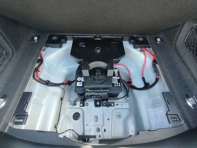 アウディ Ａ４ ２．０ ＴＦＳＩ クワトロ タキシード スタイル ４ＷＤ H30年 (東北) 99