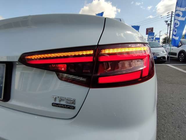 アウディ Ａ４ ２．０ ＴＦＳＩ クワトロ タキシード スタイル ４ＷＤ H30年 (東北) 99