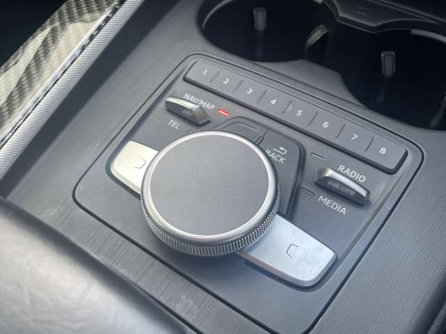 アウディ Ａ４ ２．０　ＴＦＳＩ　スポーツ H28年 (東北) 99