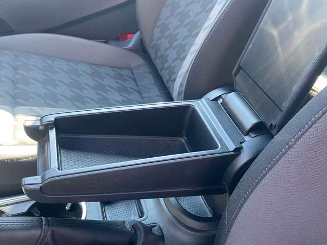 フォルクスワーゲン ザ　ビートル デザイン H29年 (東北) 99