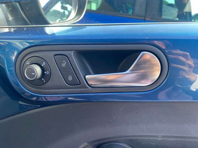 フォルクスワーゲン ザ　ビートル デザイン H29年 (東北) 99