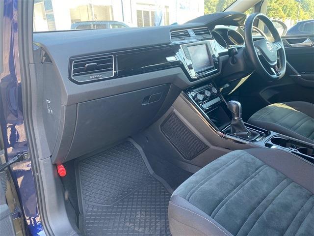 フォルクスワーゲン ゴルフトゥーラン ＴＳＩ　ハイライン H29年 (東北) 99