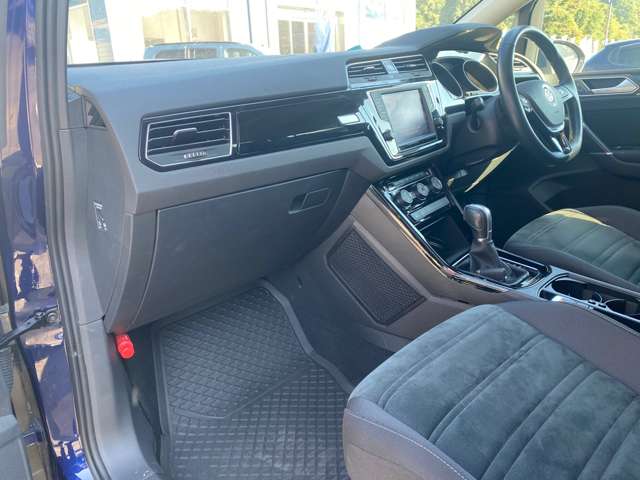 フォルクスワーゲン ゴルフトゥーラン ＴＳＩ　ハイライン H29年 (東北) 99