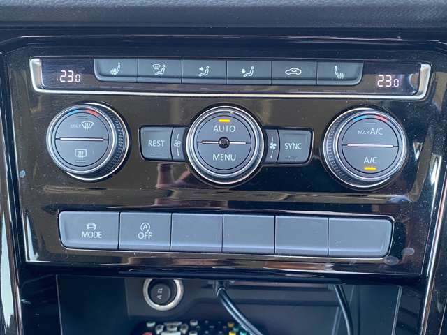 フォルクスワーゲン ゴルフトゥーラン ＴＳＩ　ハイライン H29年 (東北) 99