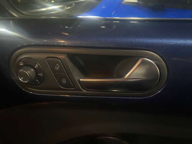 フォルクスワーゲン ザ　ビートル デザイン H29年 (東北) 99