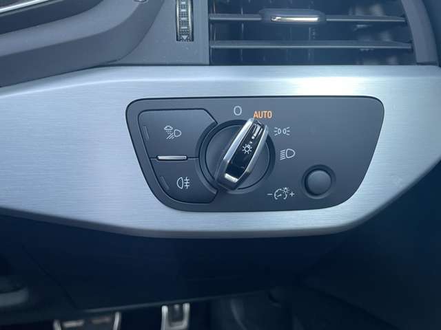 アウディ Ａ４ ２．０ ＴＦＳＩ スポーツ Ｓラインパッケージ H29年 (東北) 99