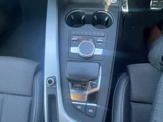 アウディ Ａ４ ２．０ ＴＦＳＩ スポーツ Ｓラインパッケージ H29年 (東北) 99