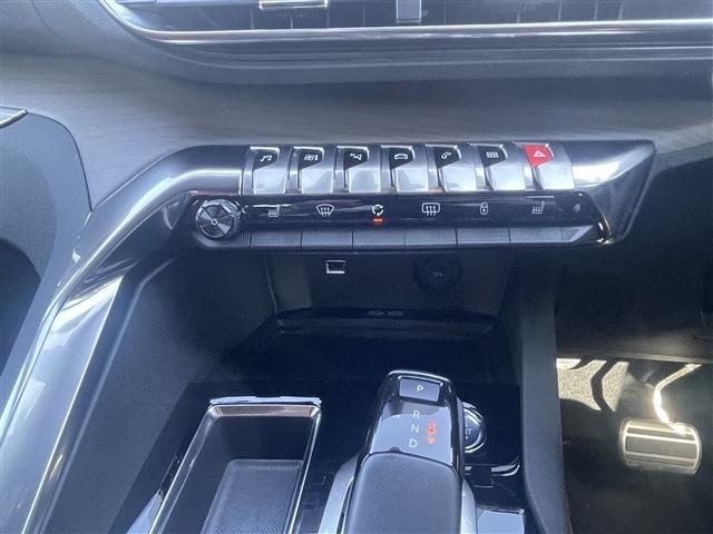 プジョー ３００８ ＧＴ ブルーＨＤＩ レッド ナッパ ディーゼルターボ R3年 (東北) 99