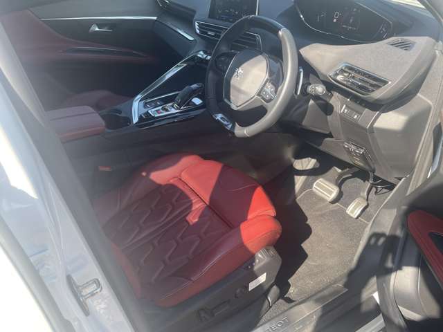 プジョー ３００８ ＧＴ ブルーＨＤＩ レッド ナッパ ディーゼルターボ R3年 (東北) 99