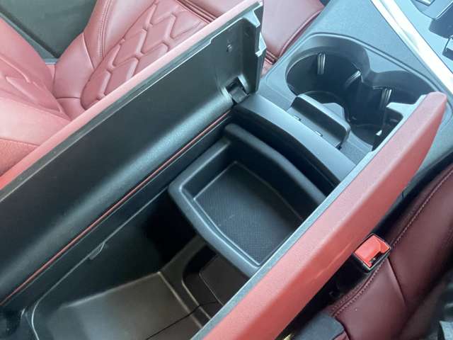 プジョー ３００８ ＧＴ ブルーＨＤＩ レッド ナッパ ディーゼルターボ R3年 (東北) 99