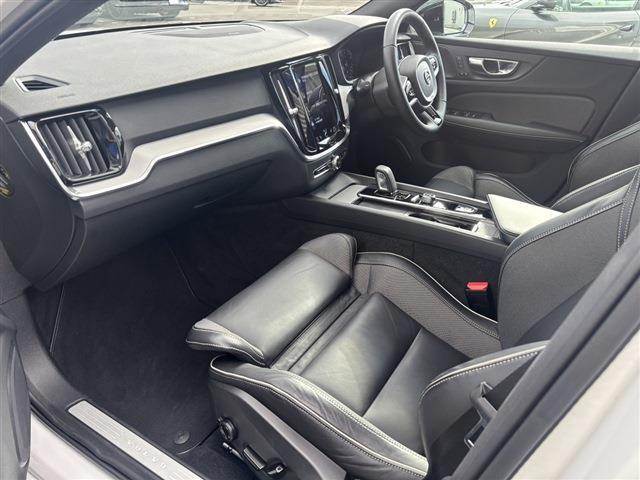 ボルボ Ｖ６０ Ｂ５　Ｒデザイン R3年 (東北) 99