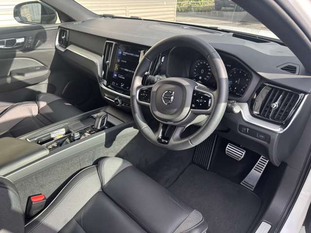 ボルボ Ｖ６０ Ｂ５　Ｒデザイン R3年 (東北) 99