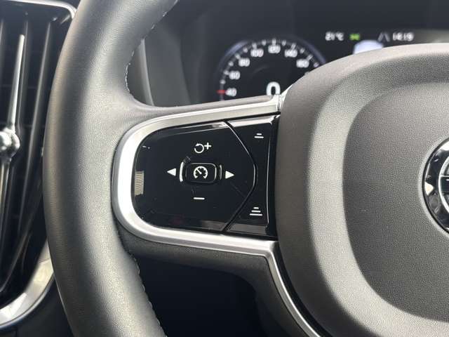 ボルボ Ｖ６０ Ｂ５　Ｒデザイン R3年 (東北) 99