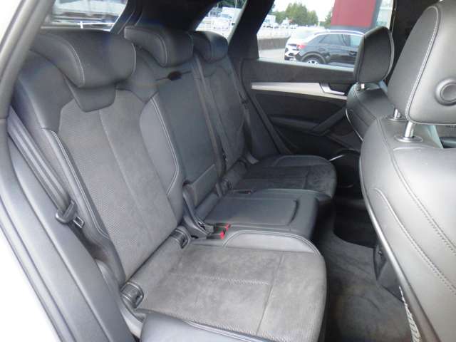 アウディ Ｑ５ ４０ ＴＤＩ クワトロ スポーツ Ｓラインパッケージ ディーゼルターボ ４ＷＤ R1年 (東北) 99