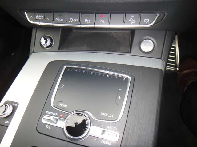 アウディ Ｑ５ ４０ ＴＤＩ クワトロ スポーツ Ｓラインパッケージ ディーゼルターボ ４ＷＤ R1年 (東北) 99