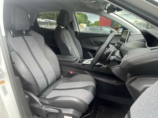 プジョー ３００８ アリュール　ＬＥＤパッケージ R2年 (東北) 99