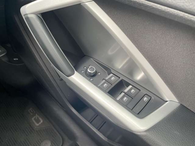 アウディ Ｑ３ ３５ ＴＦＳＩ アドバンスト R2年 (東北) 99