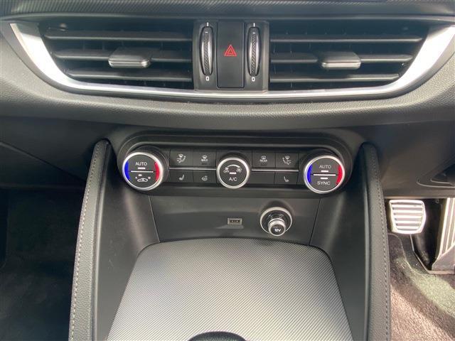 アルファロメオ ステルヴィオ ２．２ ターボ ディーゼル Ｑ４ スポーツパッケージ ４ＷＤ R1年 (東北) 99