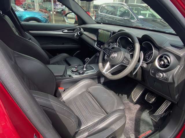 アルファロメオ ステルヴィオ ２．２ ターボ ディーゼル Ｑ４ スポーツパッケージ ４ＷＤ R1年 (東北) 99