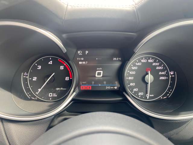 アルファロメオ ステルヴィオ ２．２ ターボ ディーゼル Ｑ４ スポーツパッケージ ４ＷＤ R1年 (東北) 99