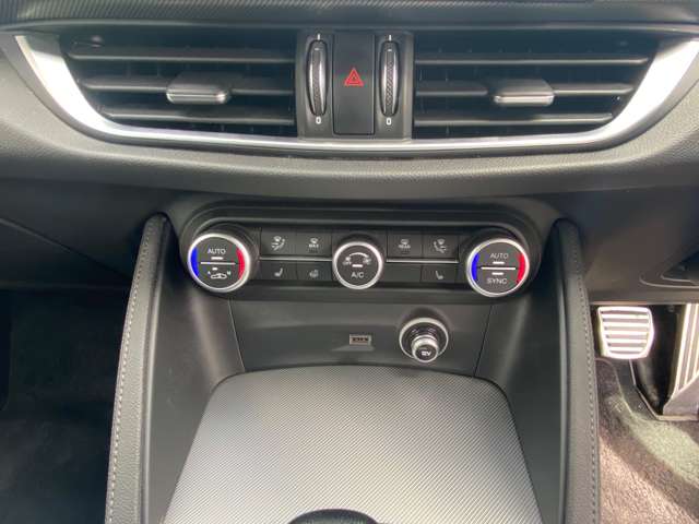 アルファロメオ ステルヴィオ ２．２ ターボ ディーゼル Ｑ４ スポーツパッケージ ４ＷＤ R1年 (東北) 99