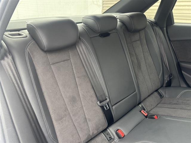 アウディ Ａ４ ４０ ＴＦＳＩ マイスターシュトュック Ｓラインパッケージ R1年 (東北) 99