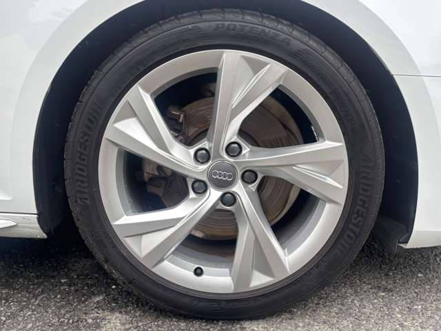 アウディ Ａ４ ４０ ＴＦＳＩ マイスターシュトュック Ｓラインパッケージ R1年 (東北) 99