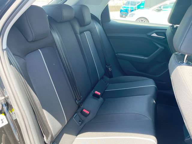 アウディ Ａ１　スポーツバック ３５ ＴＦＳＩ アドバンスト R2年 (東北) 99