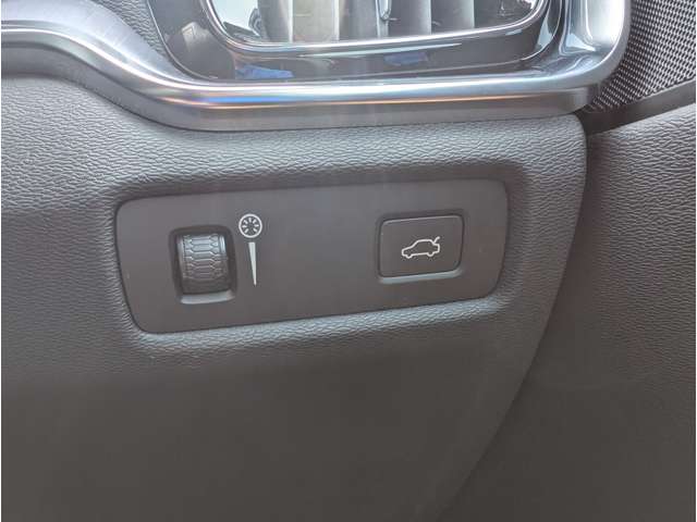 ボルボ Ｖ６０ Ｔ５　モメンタム R2年 (東北) 99