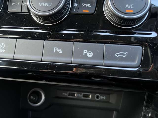 フォルクスワーゲン ゴルフトゥーラン ＴＤＩ ハイライン ディーゼルターボ R1年 (東北) 99