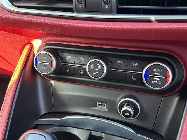 アルファロメオ ステルヴィオ ２．２ ターボ ディーゼル Ｑ４ ４ＷＤ R1年 (東北) 99