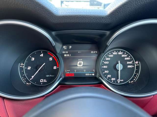 アルファロメオ ステルヴィオ ２．２ ターボ ディーゼル Ｑ４ ４ＷＤ R1年 (東北) 99