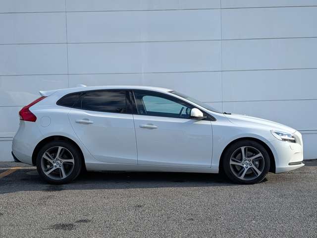 ボルボ Ｖ４０ Ｄ４ モメンタム ディーゼルターボ H28年 (東北) 99